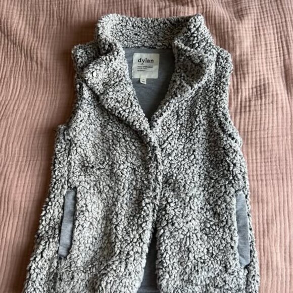 Dylan Women's Sherpa Vest, Grey/White, size S - Picture 2 of 4
